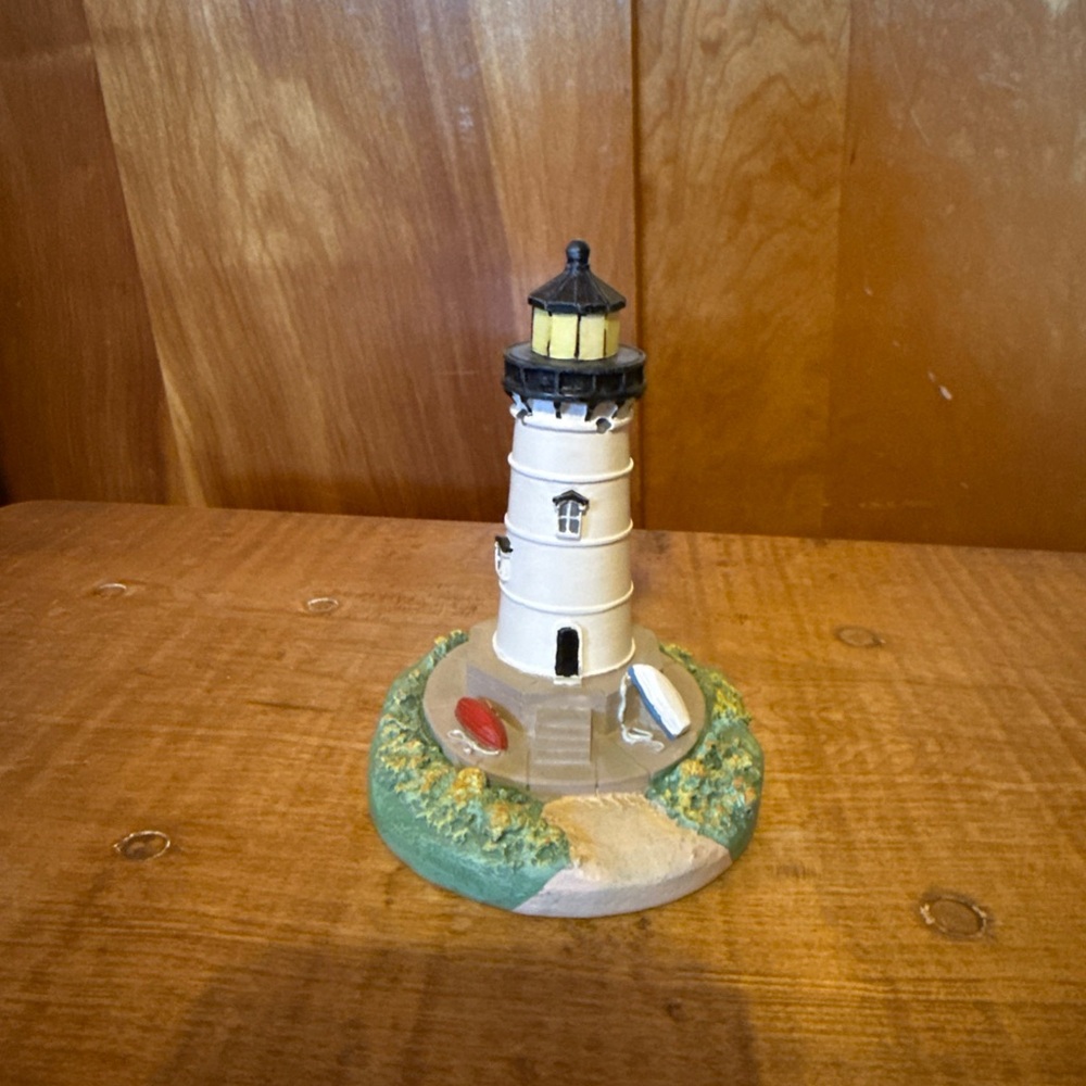 Spoontiques White Lighthouse Figurine with Yellow Lantern and Green Base Accent